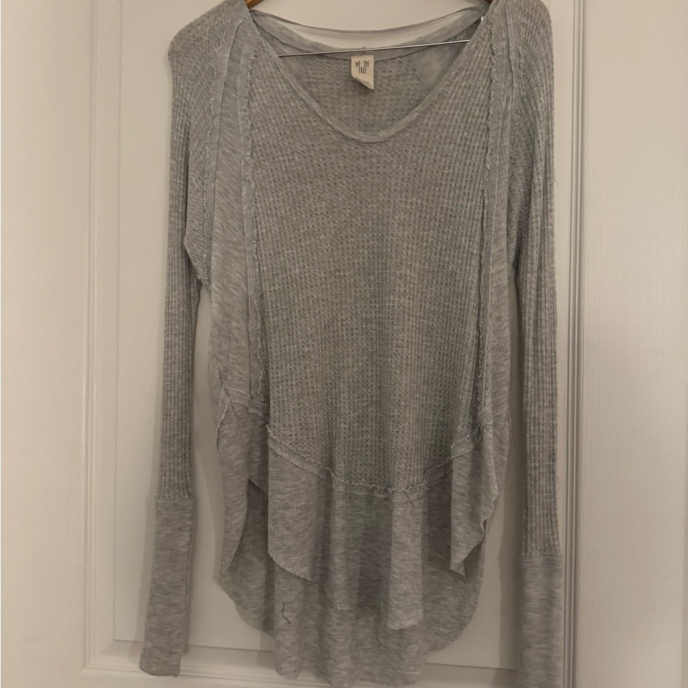 We The Free Light Gray Long Sleeve Top